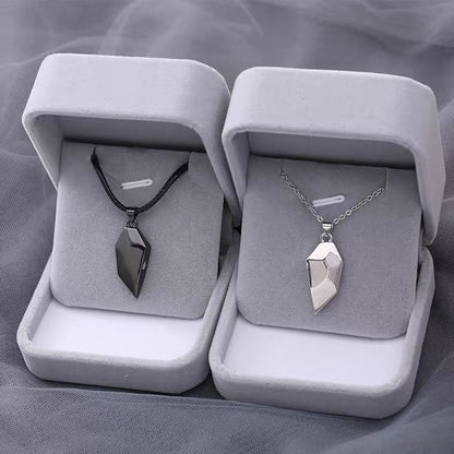 Neo Gothic Metal Necklaces for Lovers' Parties (Pair)